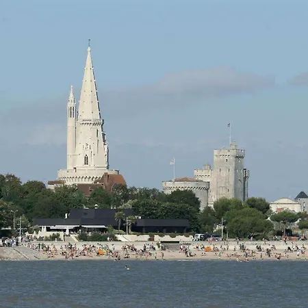 Appartement Avec Cour Privee Centre Classe 4 Etoiles Remparts 1 La Rochelle (Charente-Maritime)