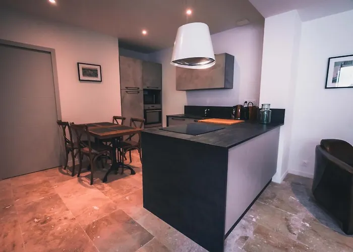 Avec Cour Privee Centre Classe 4 Etoiles Remparts 1 Апартаменты Ла-Рошель